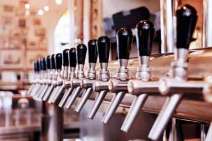 Grifos de cerveza en la Berliner Republik