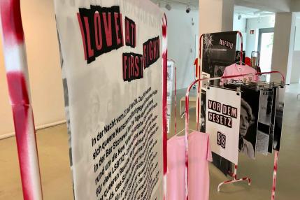 Ausstellungsobjekte im Schwulen Museum in Berlin