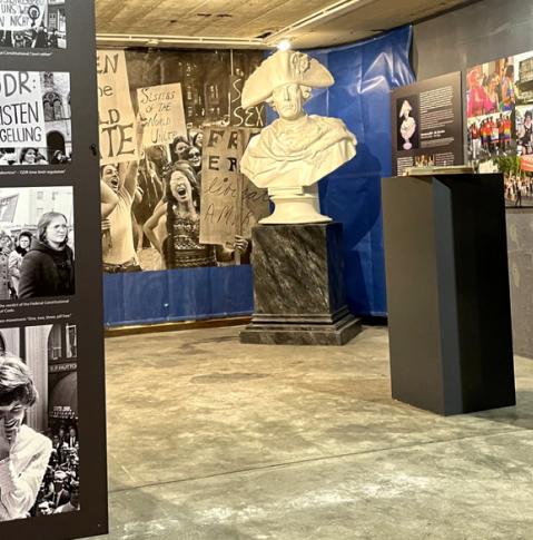 Sala de exposiciones de la exposición Alemania 1945 - hoy
