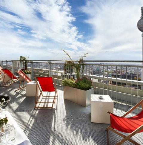 Ausblick von der Park Inn Dachterrasse bei Tag