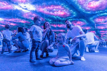 eine Familie im DeJa Vu Museum