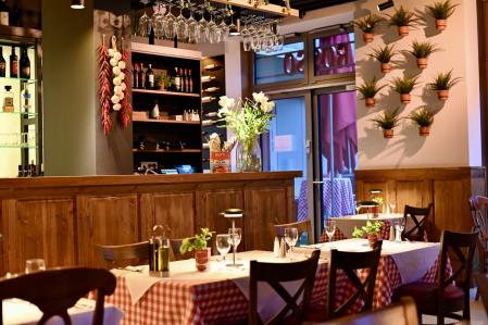 Comedor en Impasto Rosso Berlín